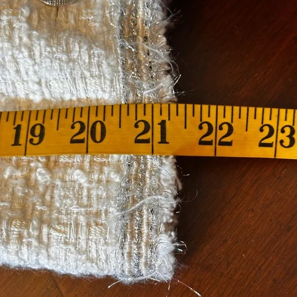 Zara size medium ecru white tweed w‎ pearl button and silver trim blazer - Picture 13 of 16